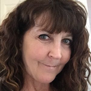 Meet your Posher, Debra